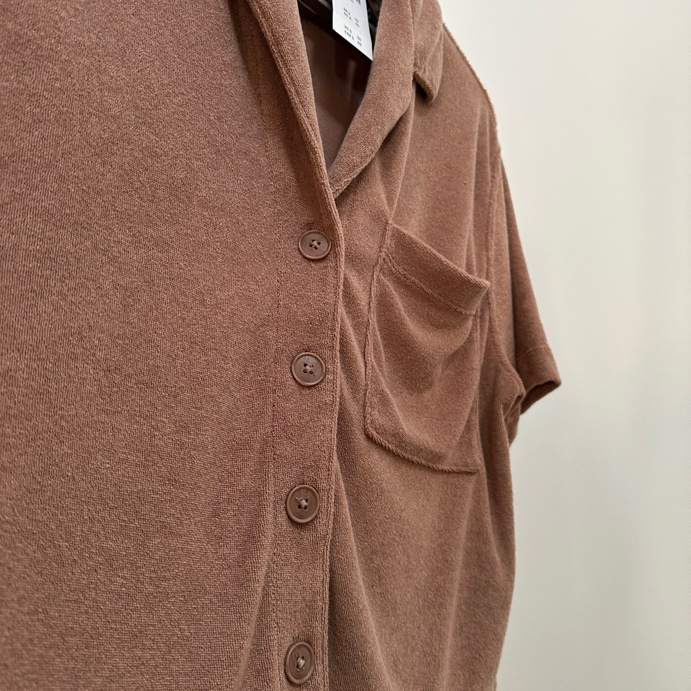 Soft Knit A&F Collection button up - Picture 4 of 7